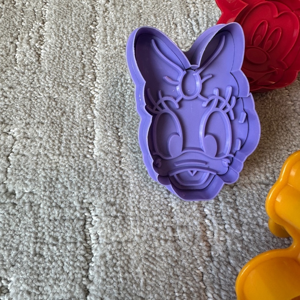 6 piece Disney Mickey Mouse Cookie Cutter Set - Picture 7 of 11